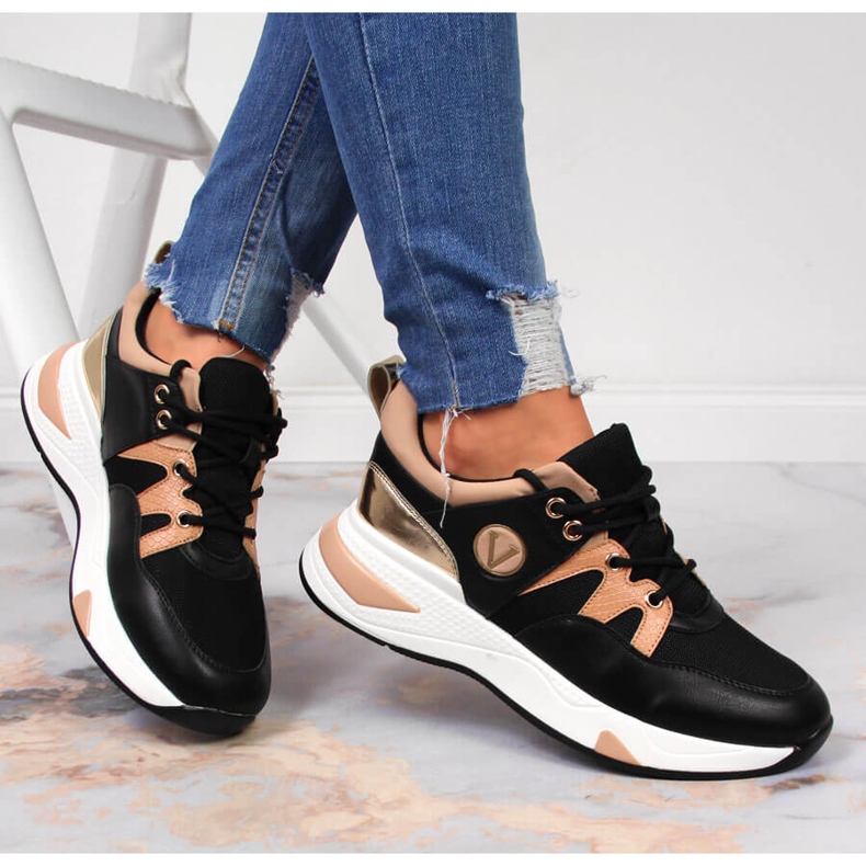 Deportivas de mujer con plataforma Vinceza en negro 1