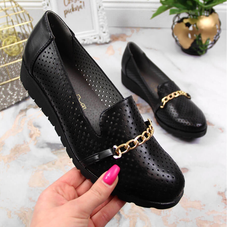 Zapatos mujer calados con cadena negro Jezzi 1