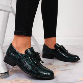 Zapatos de mujer Jezzi lacados en verde con lazo 5