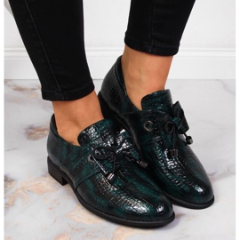 Zapatos de mujer Jezzi lacados en verde con lazo 6