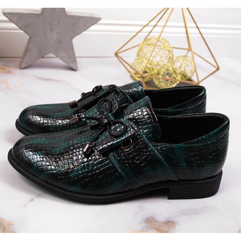 Zapatos de mujer Jezzi lacados en verde con lazo 2