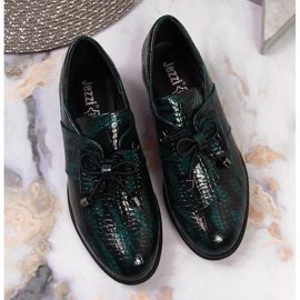 Zapatos de mujer Jezzi lacados en verde con lazo 3