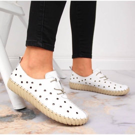 Zapatos confort calados Artiker blanco 6