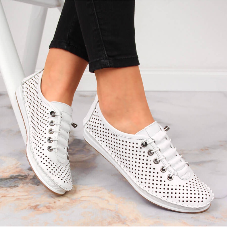 Zapatos mujer Artiker piel calada blanca 2