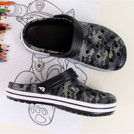 Zapatillas de casa de espuma negra American Club para niño negro 2