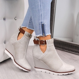 Sneakers mujer beige con cuñas caladas Filippo 1