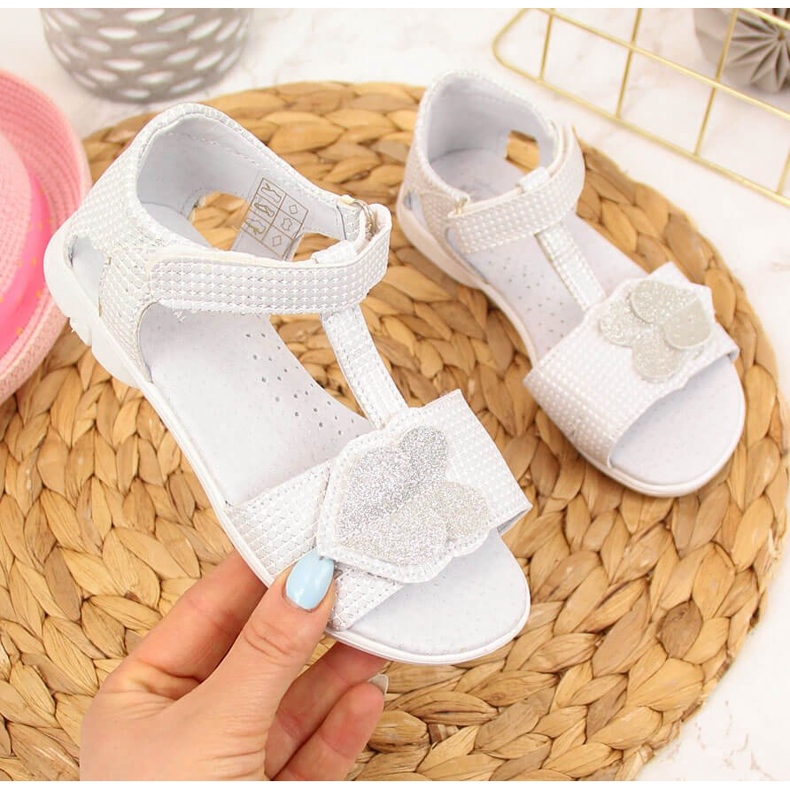 Sandalias blancas para niña con velcro Kornecki 6331 blanco 1