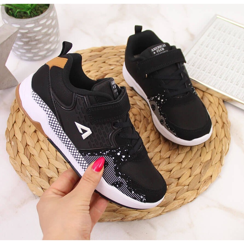Deportivas de niño American Club negras con velcro negro 1