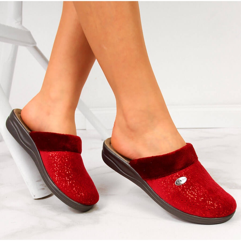 Zapatillas de estar por casa de mujer rojas Inblu con tacón de cuña rojo 1