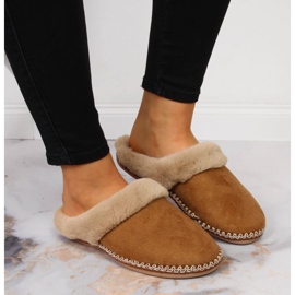 Zapatillas de estar por casa de mujer con pelo Cloxx camel marrón 5