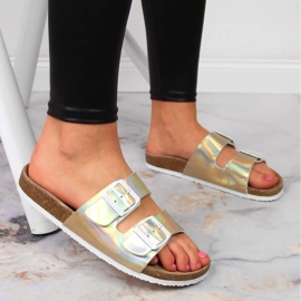 Babucha mujer dorada con hebillas Big Star HH274896 dorado 5