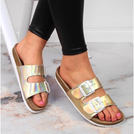 Babucha mujer dorada con hebillas Big Star HH274896 dorado 4