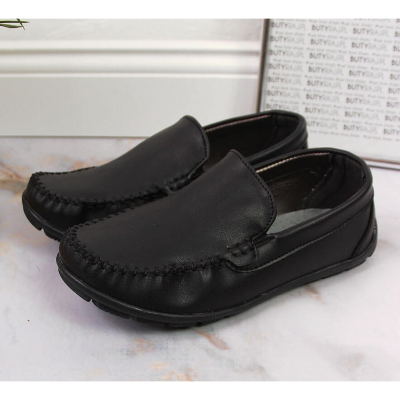 Mocasines Niño Slip-On Negros Kornecki 6805 1