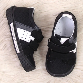 Zapatos negros con velcros para niño Kornecki 6256 2