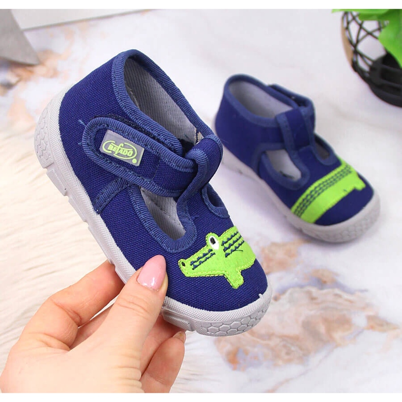 Zapatillas casa niño con velcro con cocodrilo azul marino Befado 1