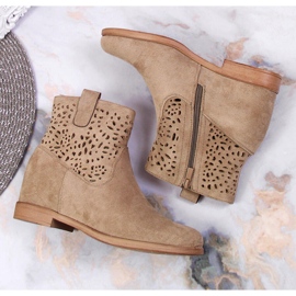 Botas de mujer caladas con cuña Filippo beige 3