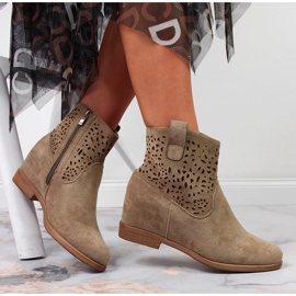 Botas de mujer caladas con cuña Filippo beige 4