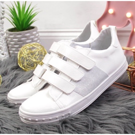 Zapato lacado velcro blanco para niña Kornecki 6286 4