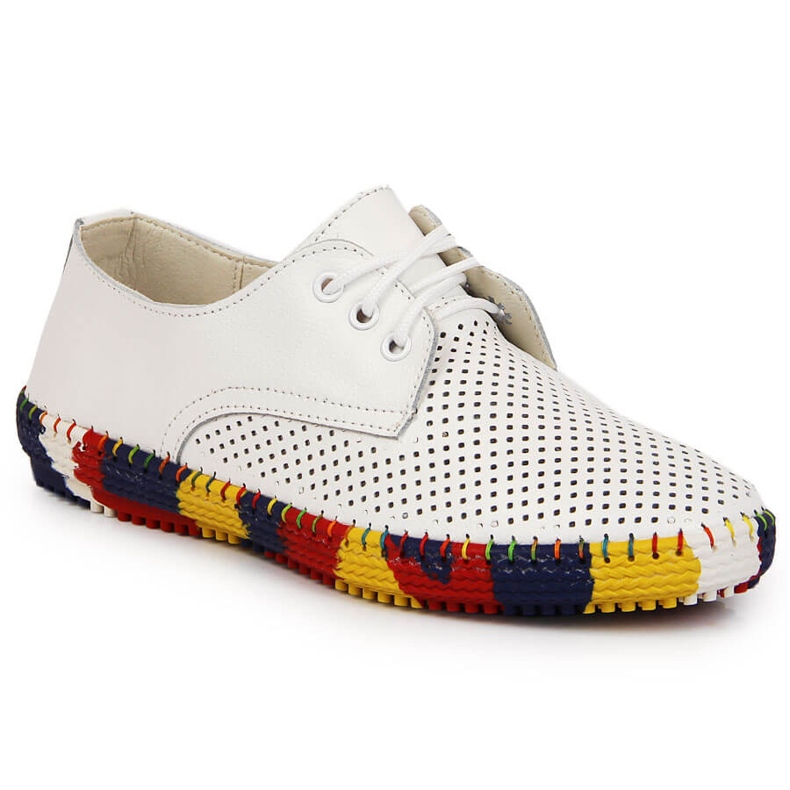 Zapatos cómodos calados Artiker piel blanca 1