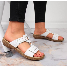 Babucha mujer piel blanca con velcro blanco Rieker 62886-80 6