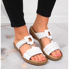 Babucha mujer piel blanca con velcro blanco Rieker 62886-80 5
