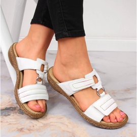 Babucha mujer piel blanca con velcro blanco Rieker 62886-80 1