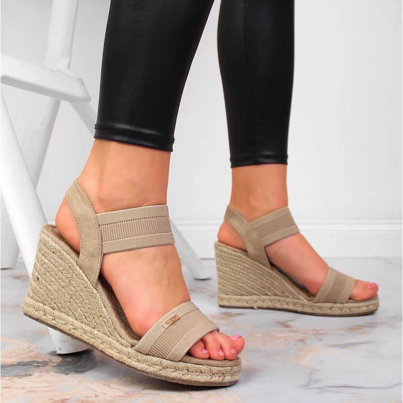 Sandalias alpargatas con cuña beige Big Star JJ274978 2