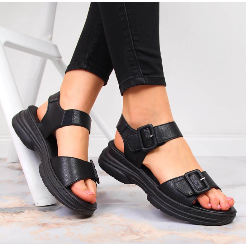 Sandalias mujer de piel con velcro negras Rieker 66680-00 negro 1