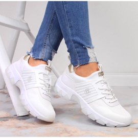 Zapatillas de mujer en la plataforma blanca de Bugatti. 1