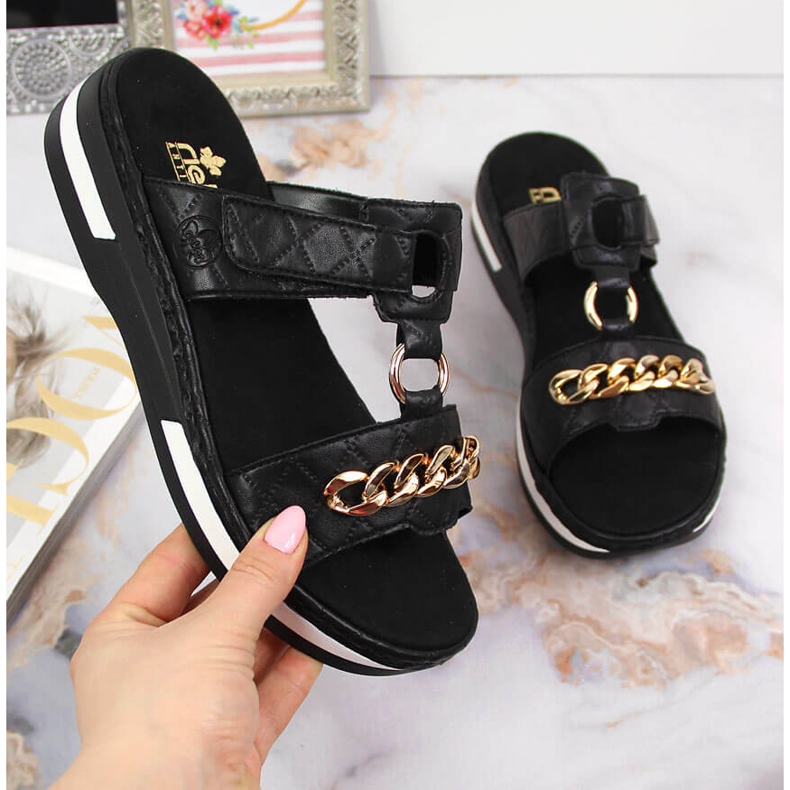 Black Rieker V5929-00 Chanclas negras de mujer con cadena negro 1