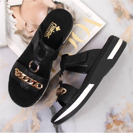 Black Rieker V5929-00 Chanclas negras de mujer con cadena negro 3
