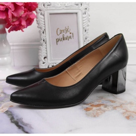 Zapatos de tacón de cuero Juma negros en un poste decorativo 2