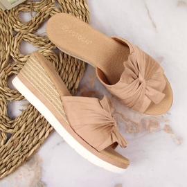 Babuchas cuña mujer beige Potocki 2