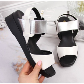 Sandalias de mujer con tacón de cuña con Potocki blanco. 1 Sandalias de mujer con tacón de cuña con Potocki blanco. 1