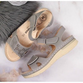 Sandalias mujer cómodas con velcro gris Jezzi 4