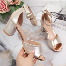 Sandalias de mujer Golden Vinceza en el poste dorado 4