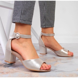 Sandalias de mujer Golden Vinceza en el poste dorado 2