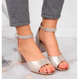 Sandalias de mujer Golden Vinceza en el poste dorado 3
