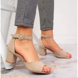 Sandalias de mujer en un poste Vinceza beige 3