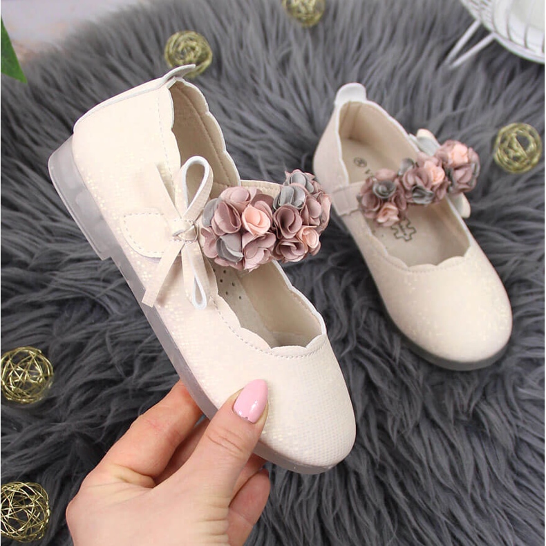 Bailarinas de niña con velcro y flores Vinceza beige 1