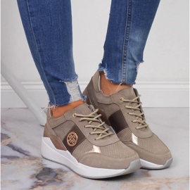 Deportivas de mujer en piel con cuña beige Filippo 6