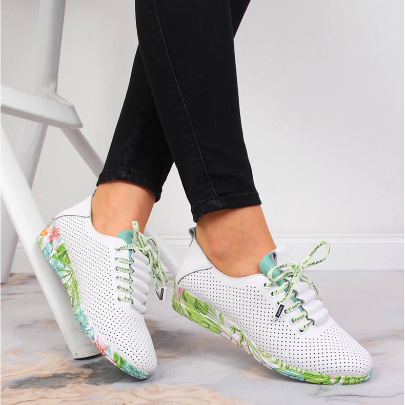 Zapato mujer piel blanco calado con cuña Artiker 2