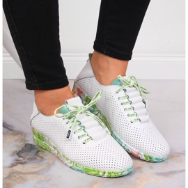 Zapato mujer piel blanco calado con cuña Artiker 7