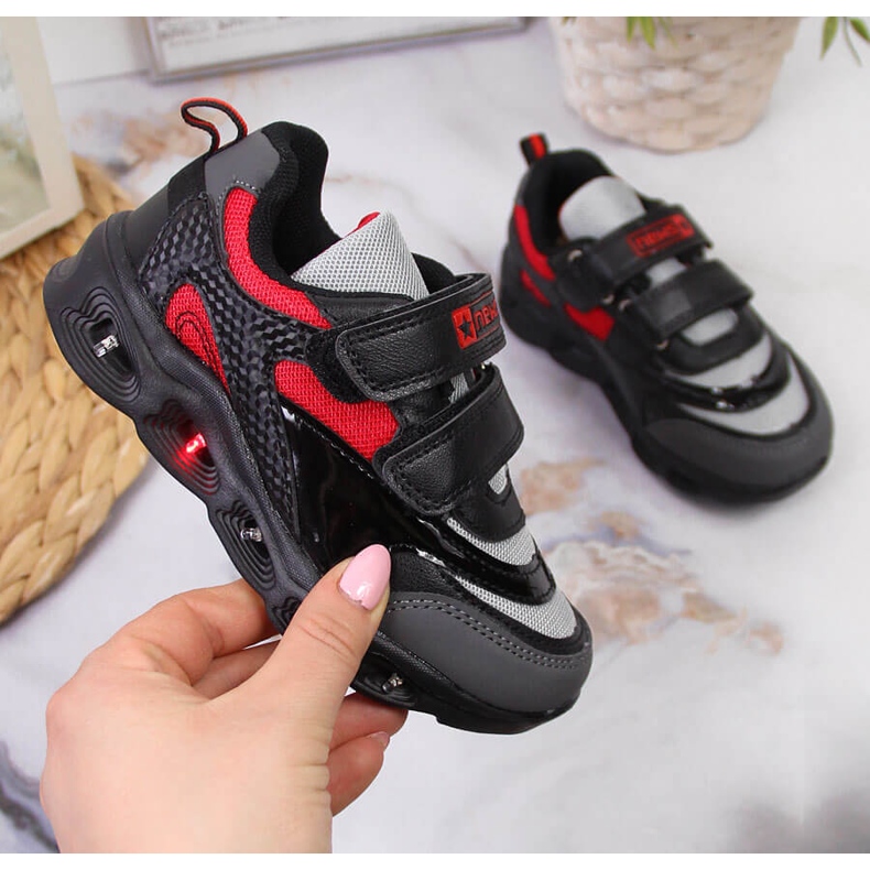 News Deportivas niño suela brillo negro NOVEDADES 1