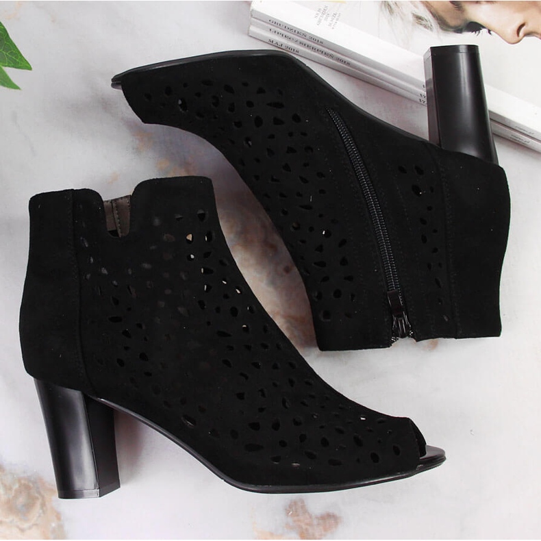 Botas de primavera de mujer en un poste calado Jezzi negro 2