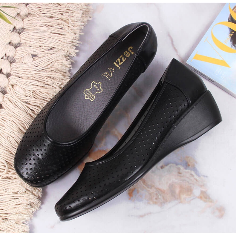 Zapatos mujer cuña calados negro Jezzi 1