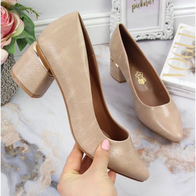 Bombas en un poste Jezzi beige decorativo 1