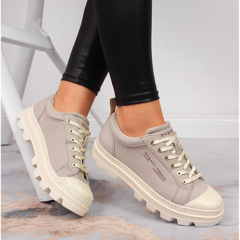 Zapatillas de mujer en la plataforma beige Bugatti JJ253026 1