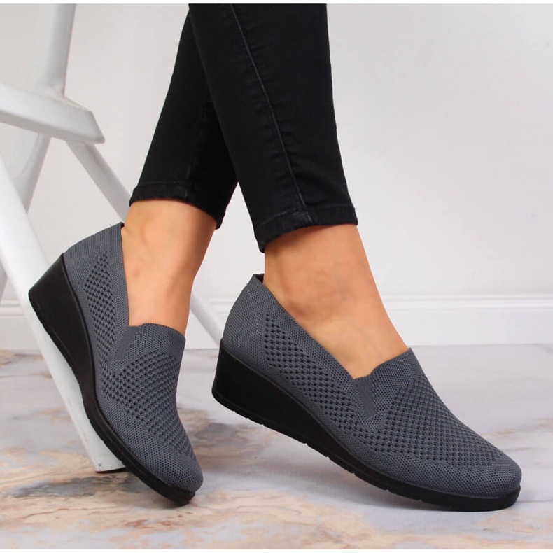 Zapatilla slip-on de mujer Sabatina gris de textil 1