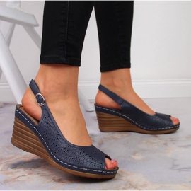 Cómodas sandalias con tacón de cuña eVento azul marino 2